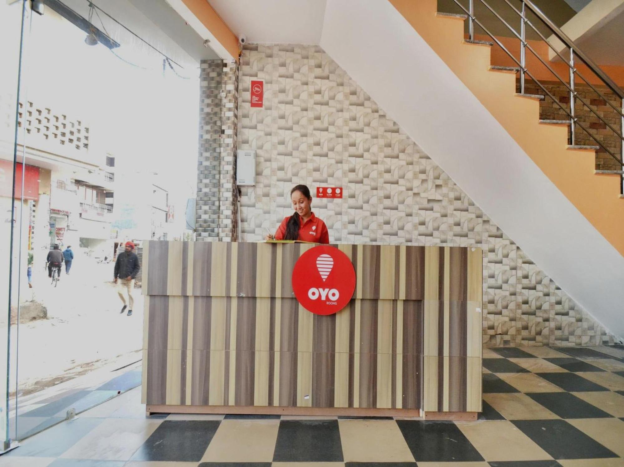Hotel O Galaxy Nayagaon エクステリア 写真