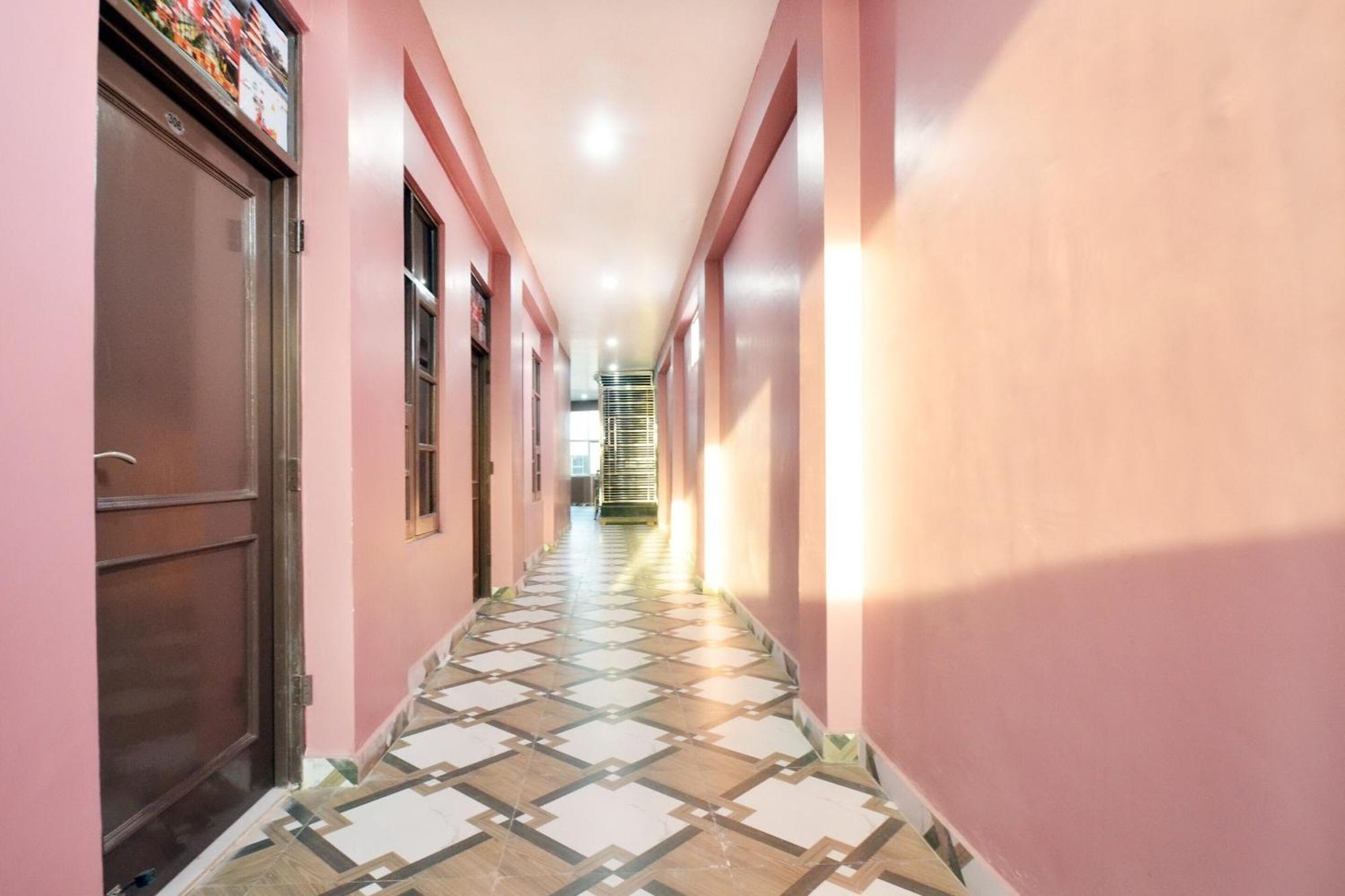 Hotel O Galaxy Nayagaon エクステリア 写真