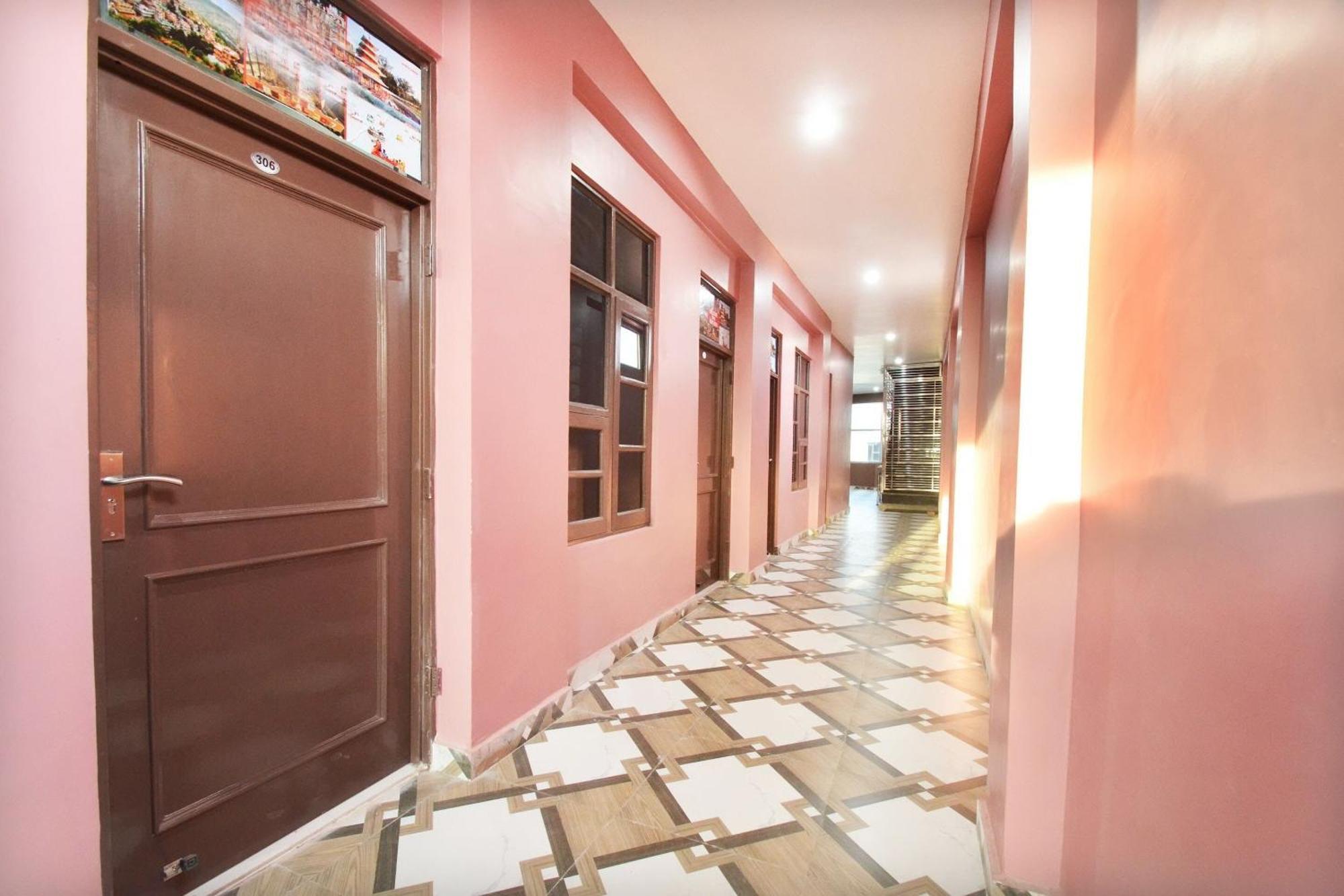 Hotel O Galaxy Nayagaon エクステリア 写真